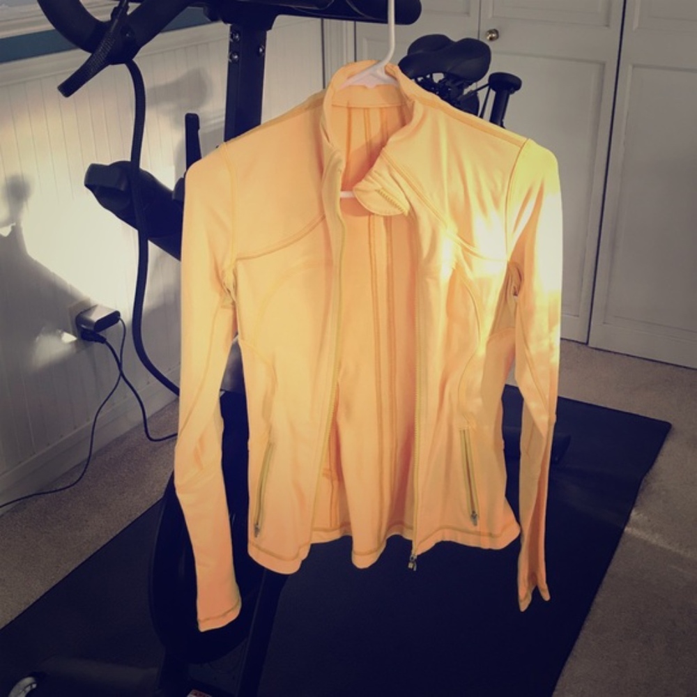 Lululemon size 2 jacket